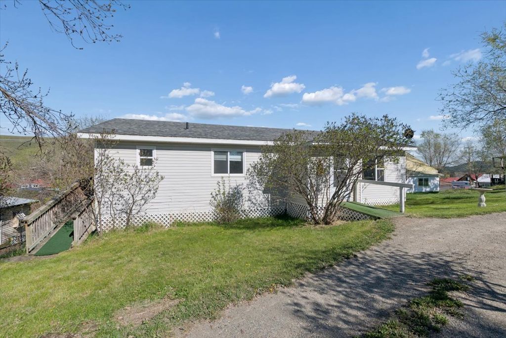 Photo of 112 6th Avenue E, Eureka, MT 59917 (MLS # 30070095)