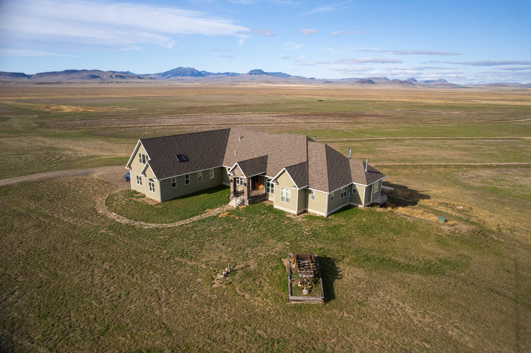 1030 Sun River Cascade Road