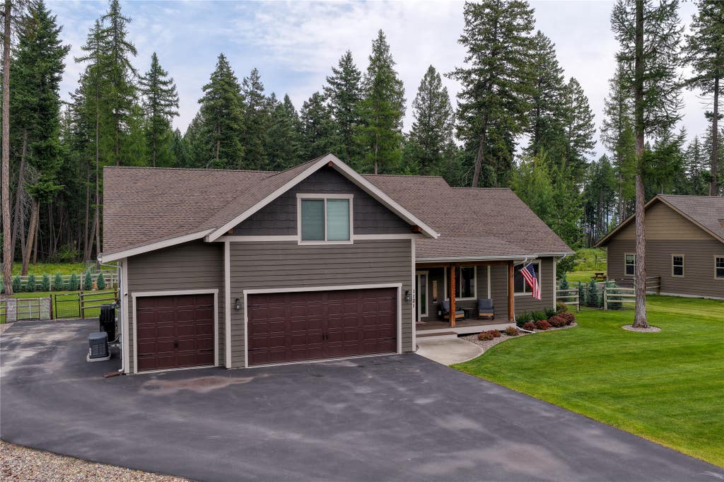 Photo of 1121 Timber Ridge Court, Columbia Falls, MT 59912 (MLS # 30075373)