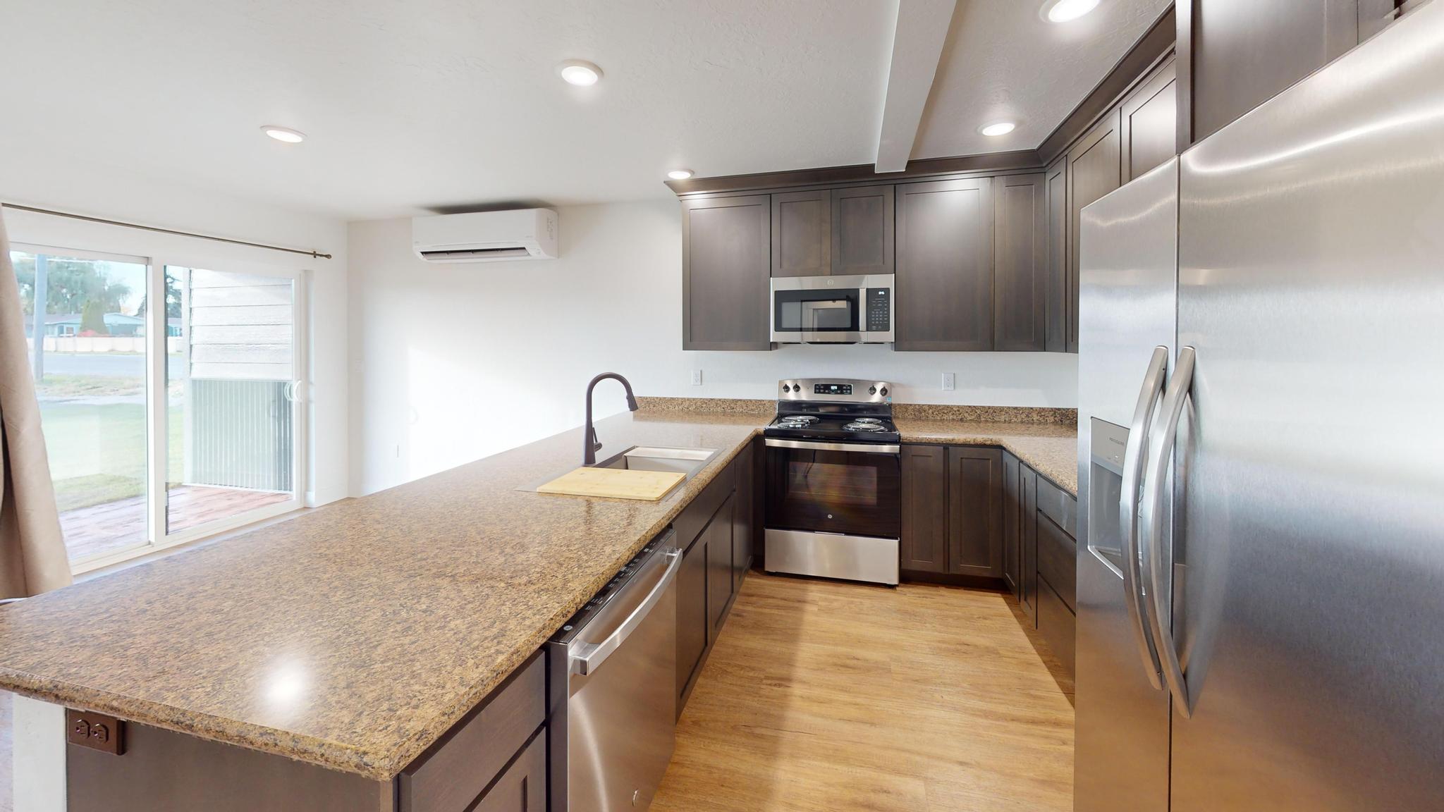 10 9th Avenue SW C