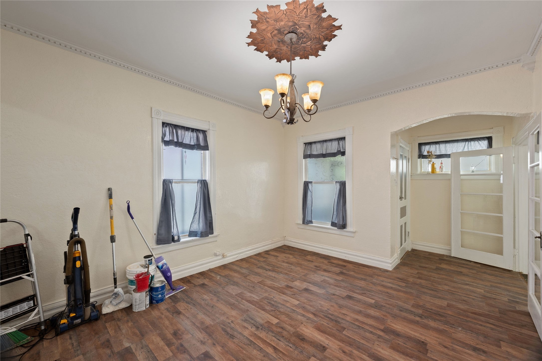 318 W 8th Street