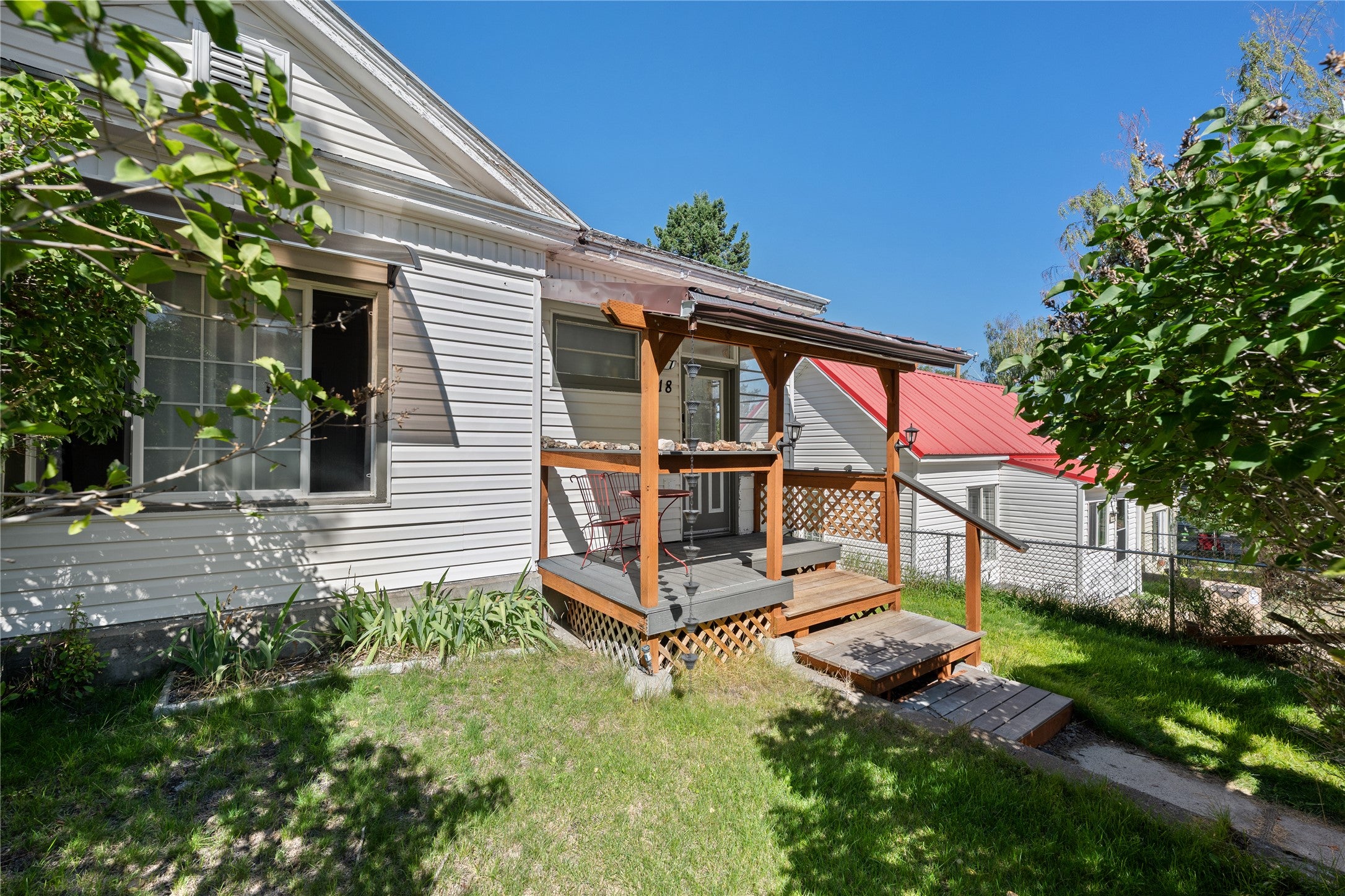318 W 8th Street