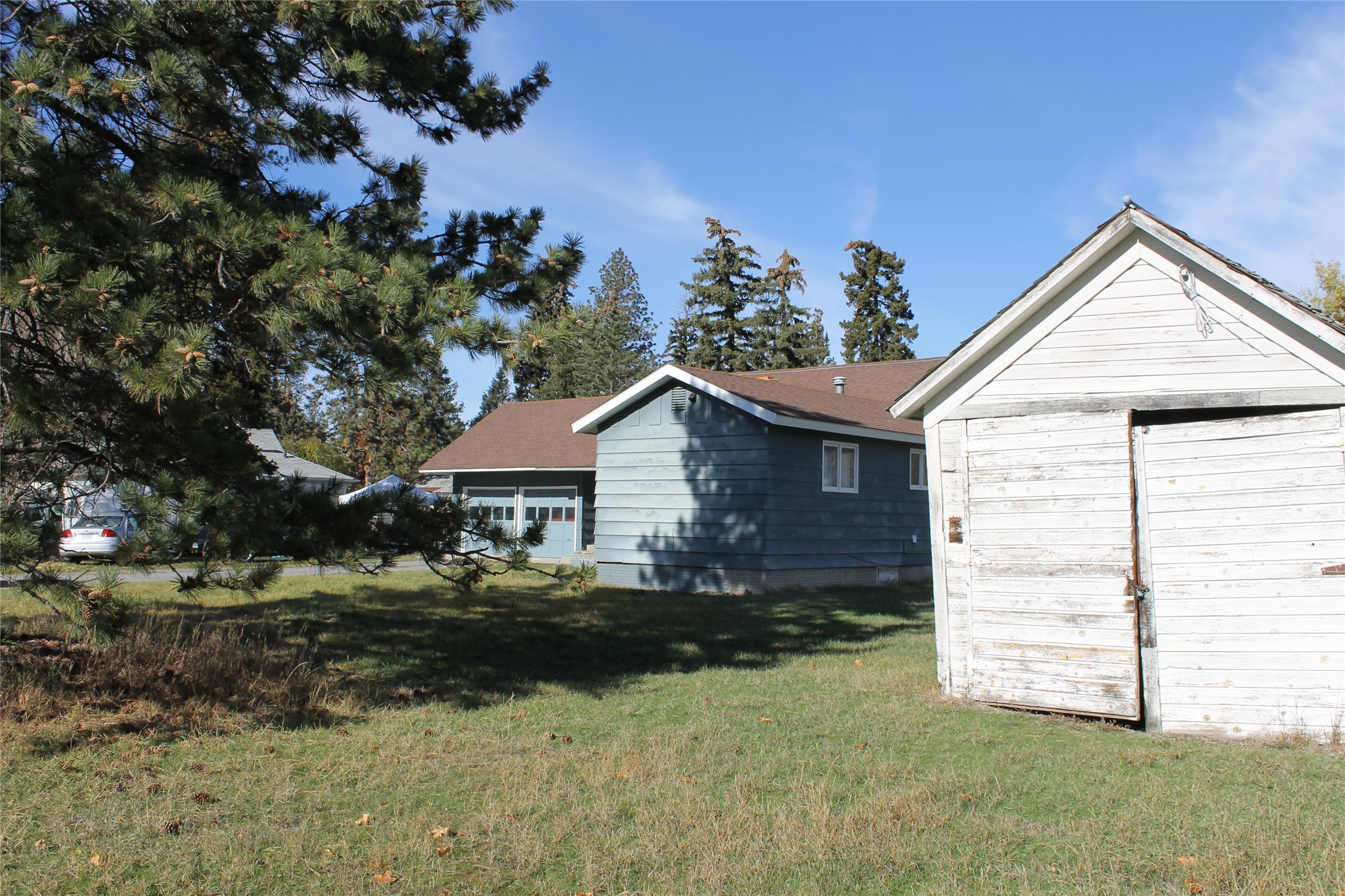 1300 Dickinson Street