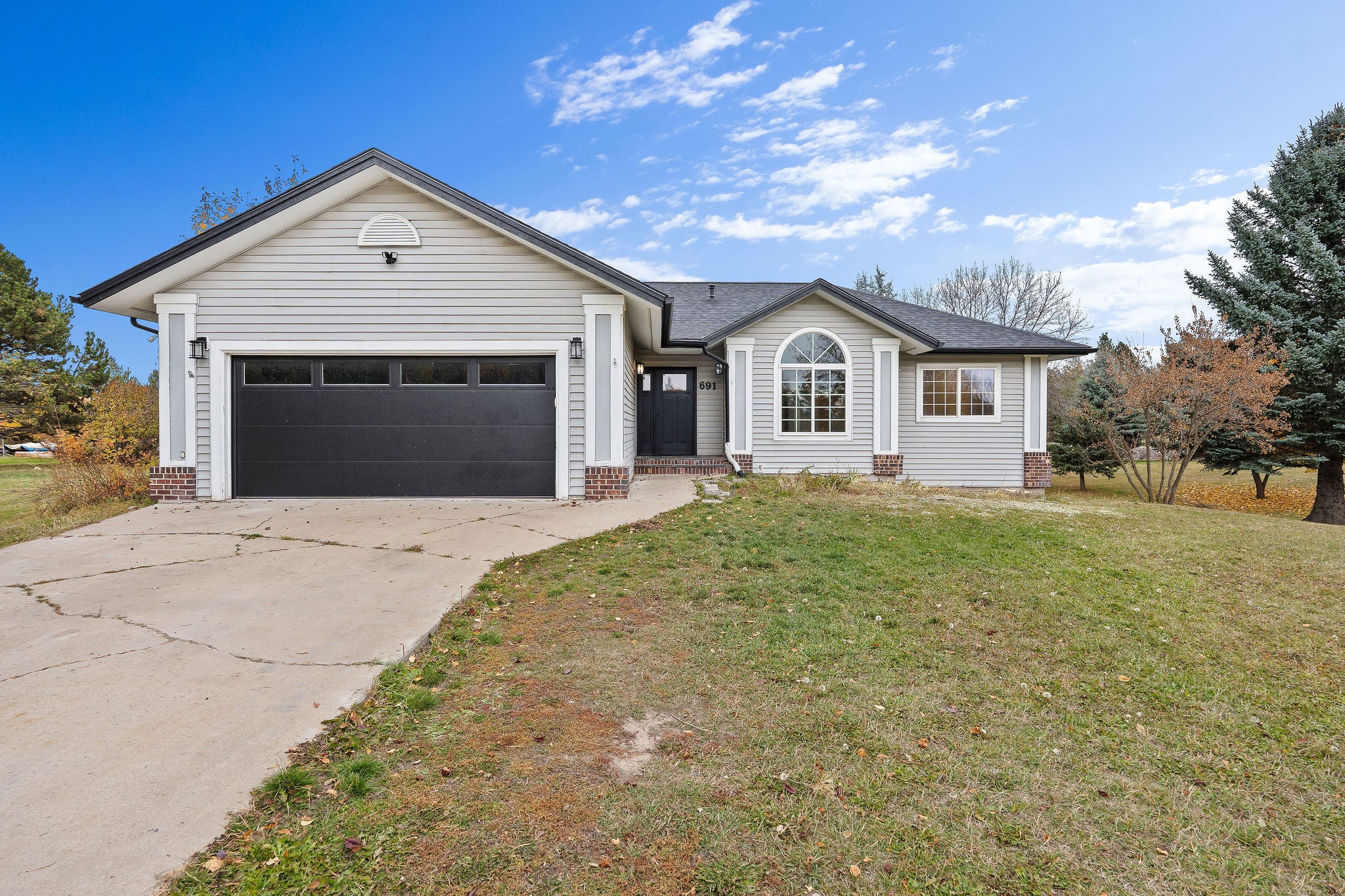 691 Country Way