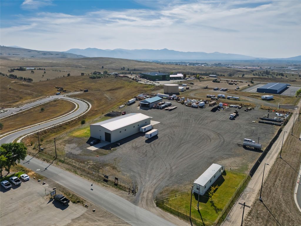 Photo of 9015 Cartage Road, Missoula, MT 59808 (MLS # 30066535)