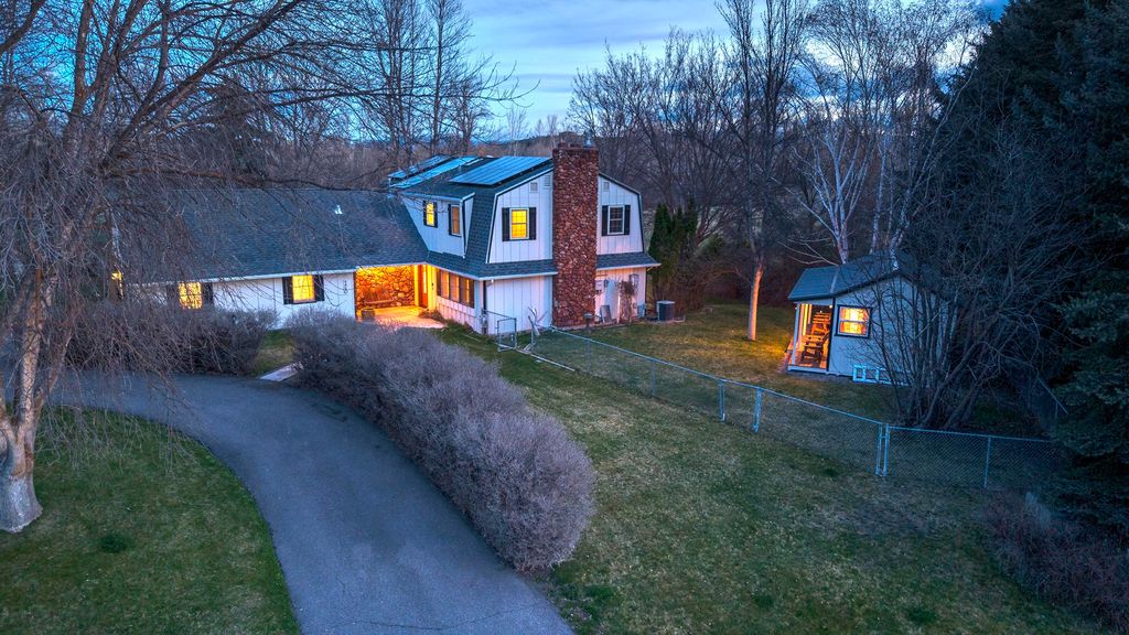 Photo of 4840 Spurgin Road, Missoula, MT 59804 (MLS # 30067870)