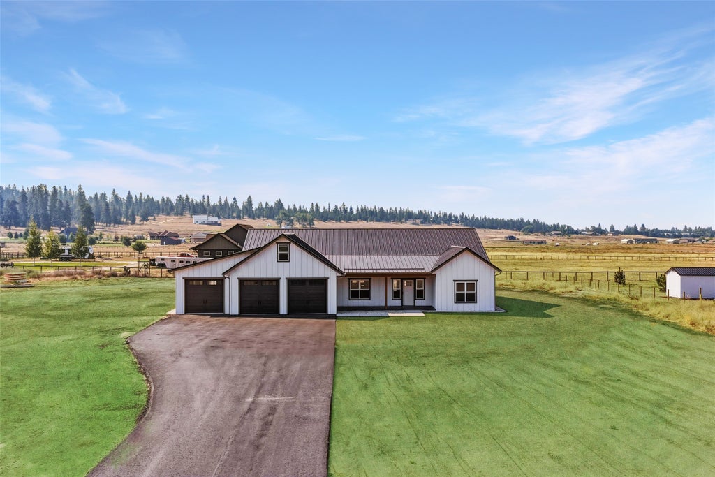 Photo of 5007 Cameron Rose Lane, Stevensville, MT 59870 (MLS # 30067145)