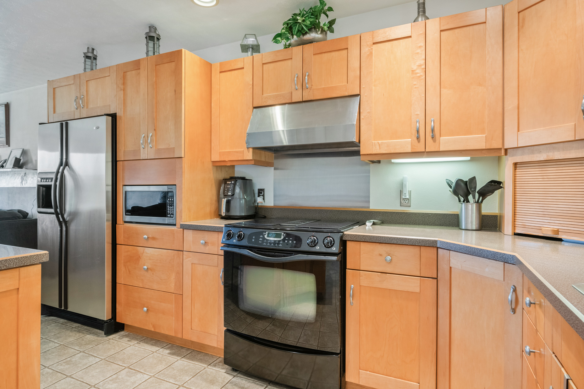 Missoula, Montana 59803, United States, 3 Bedrooms Bedrooms, ,2 BathroomsBathrooms,Residential,Active,176836