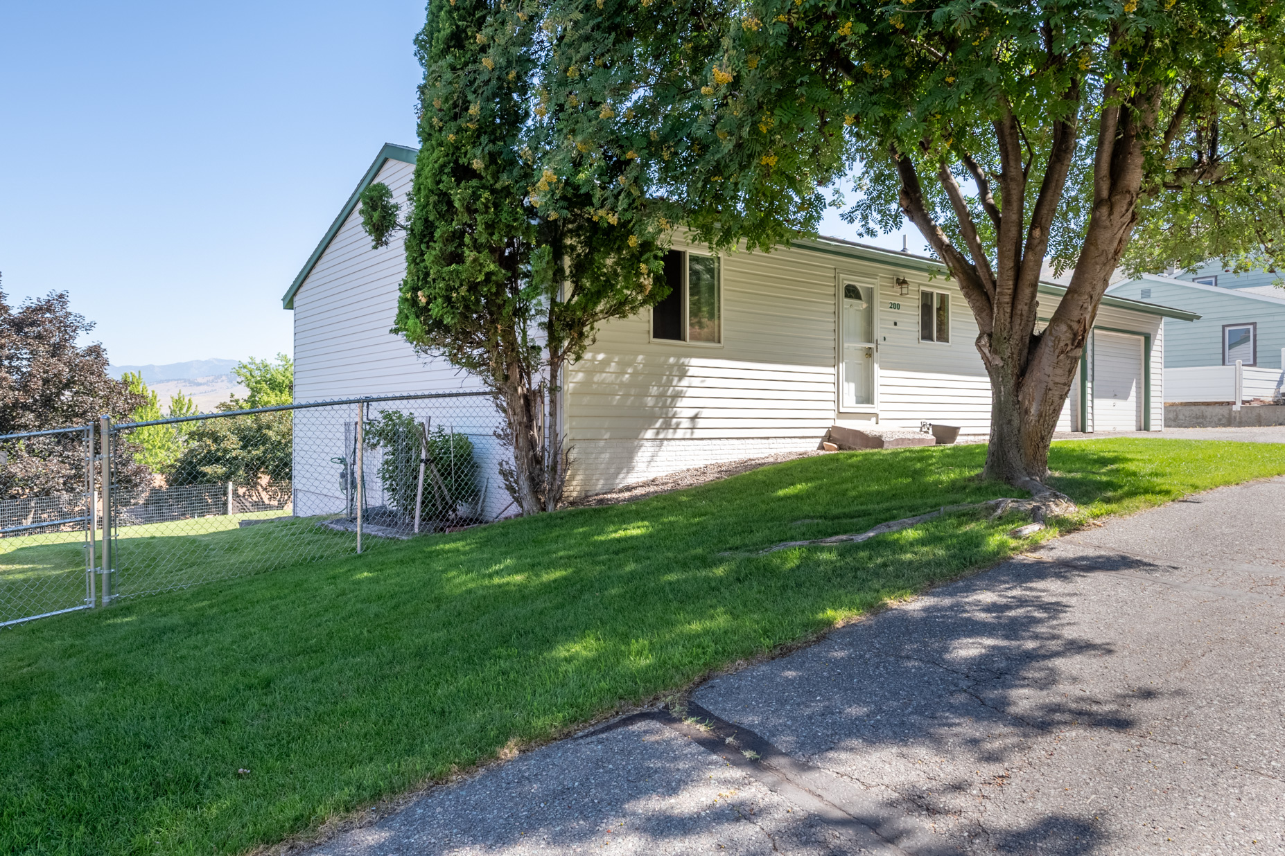 Missoula, Montana 59803, United States, 3 Bedrooms Bedrooms, ,2 BathroomsBathrooms,Residential,Active,176836