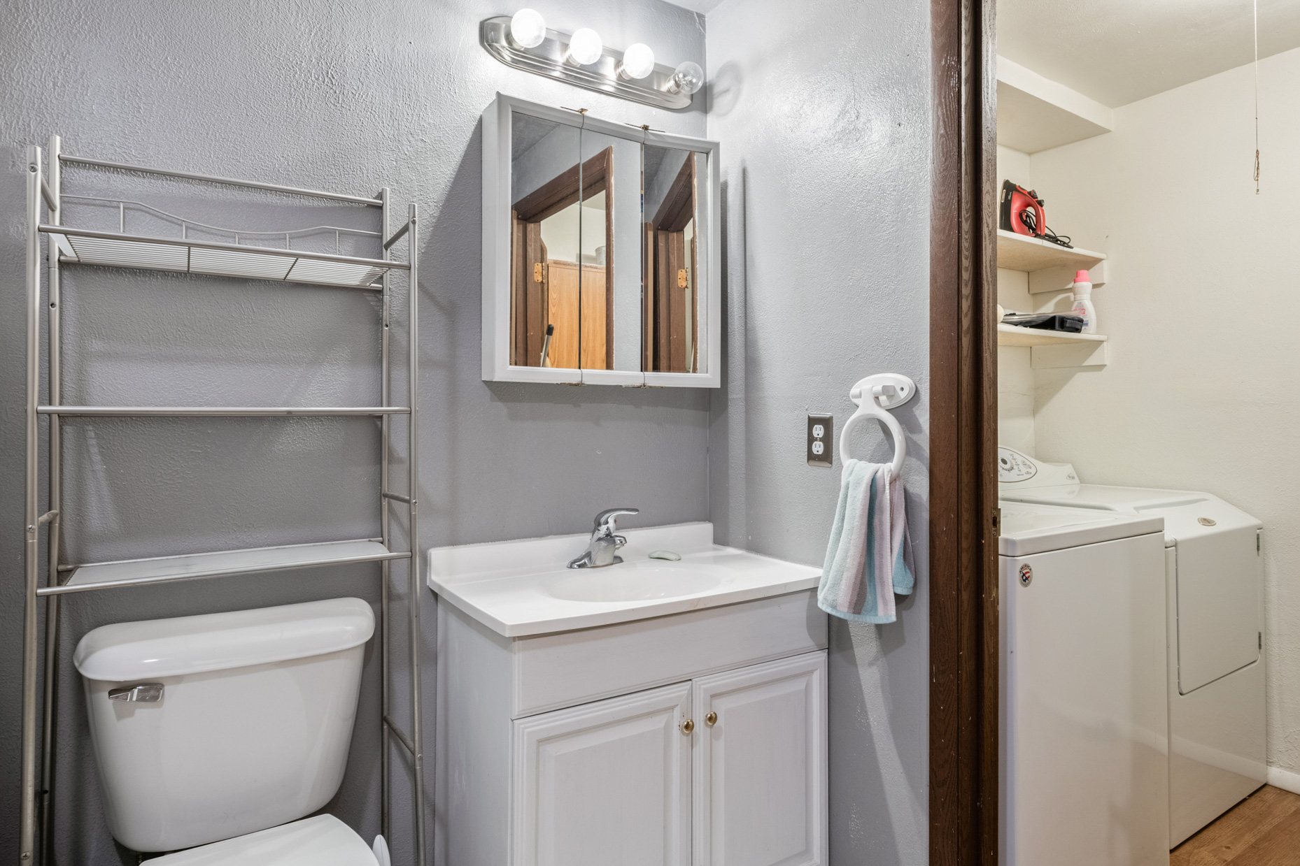 Missoula, Montana 59803, United States, 3 Bedrooms Bedrooms, ,2 BathroomsBathrooms,Residential,Active,176836