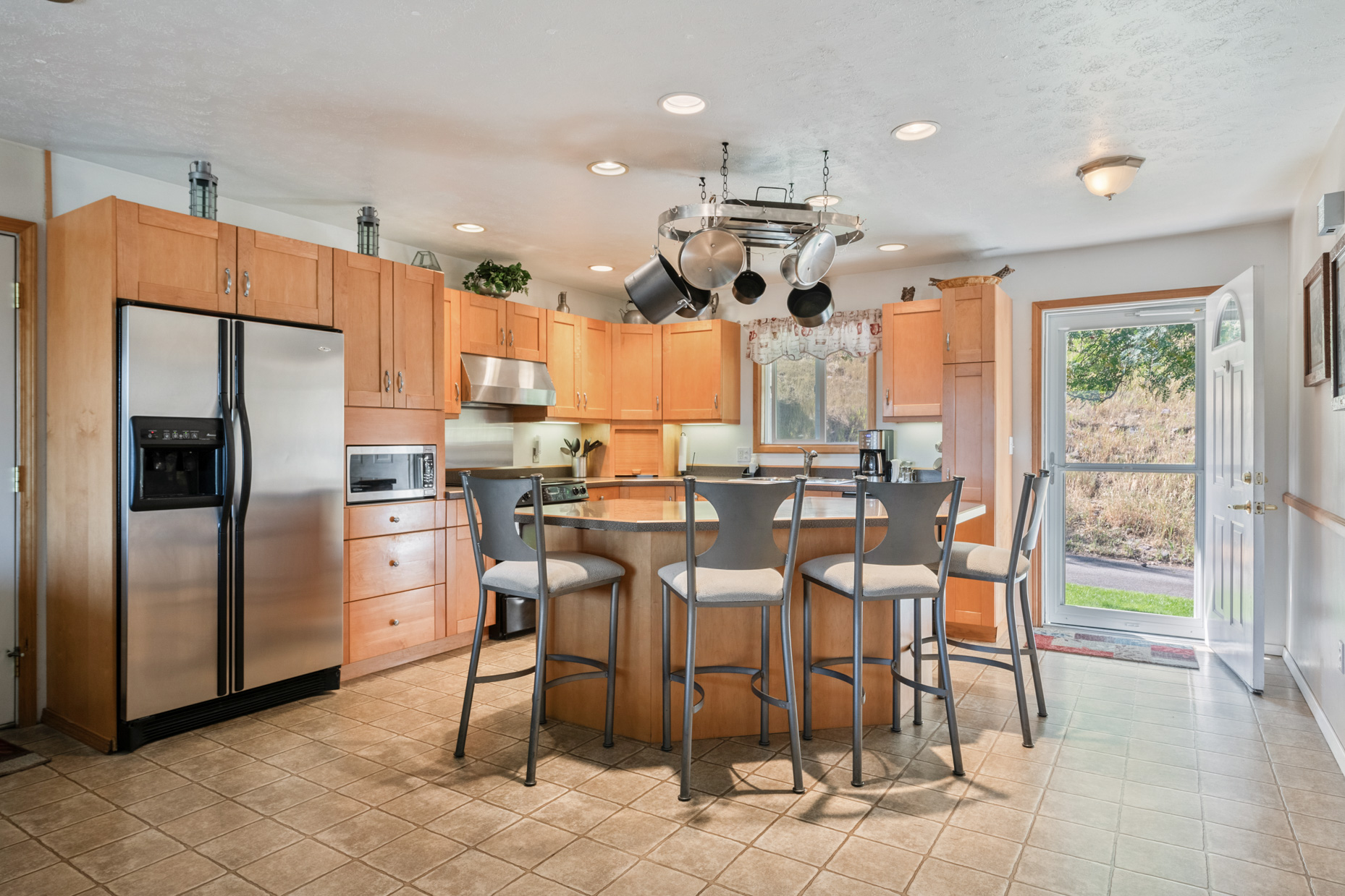 Missoula, Montana 59803, United States, 3 Bedrooms Bedrooms, ,2 BathroomsBathrooms,Residential,Active,176836