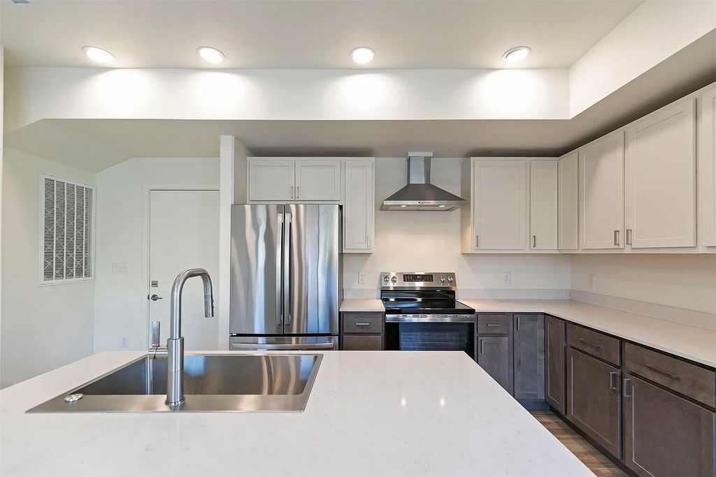 Photo of 1140 Charlo Street #304, Missoula, MT 59802 (MLS # 30071586)