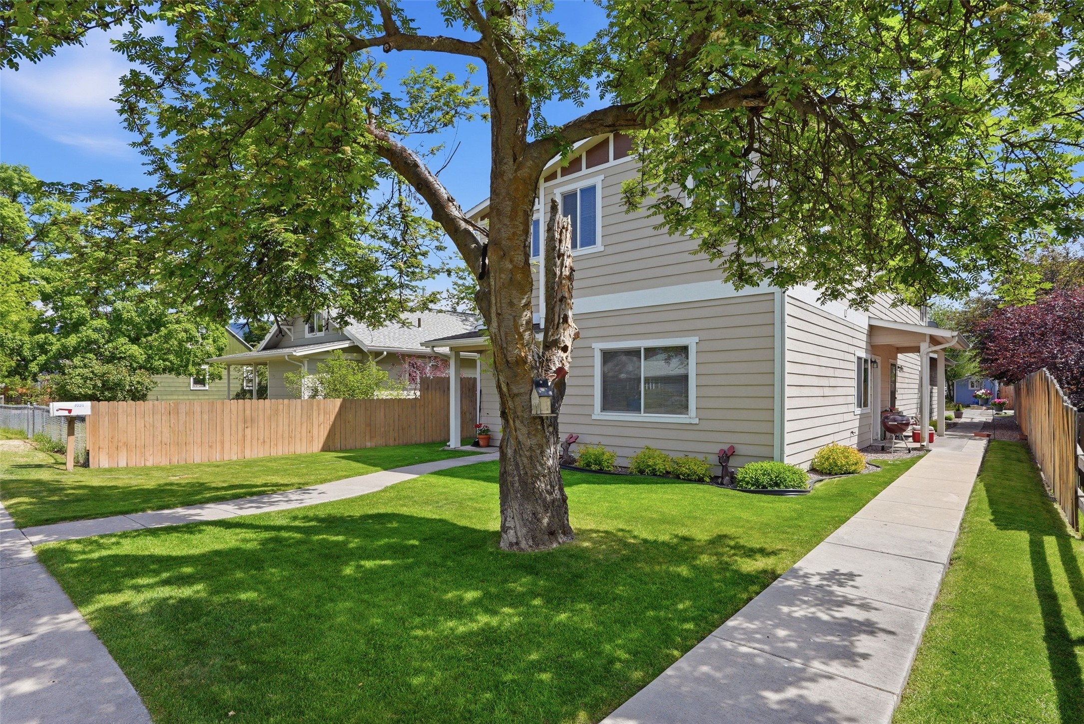 1951 S 4th Street W B