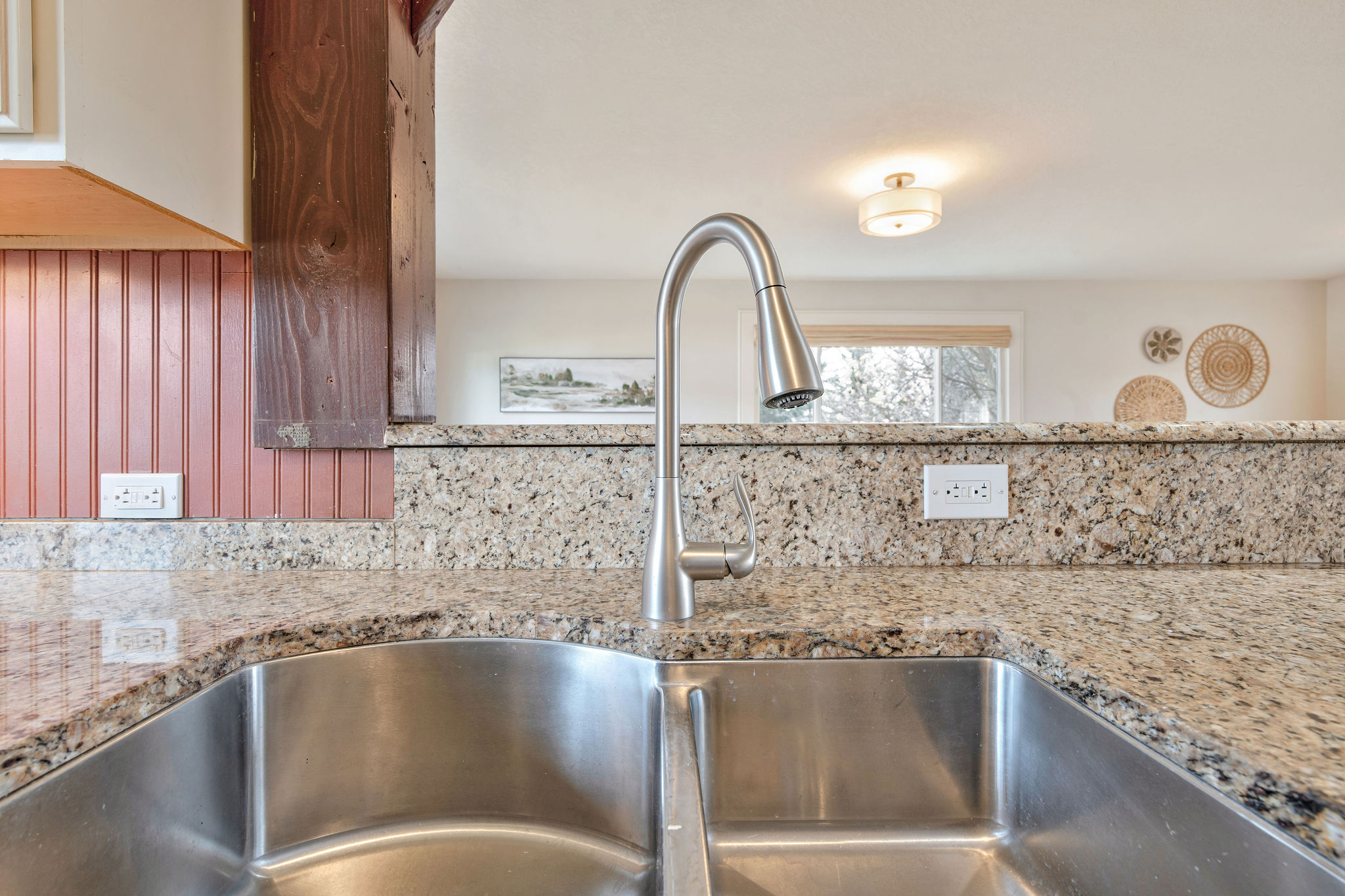 Kalispell, Montana, 59901, United States, 5 Bedrooms Bedrooms, ,3 BathroomsBathrooms,Residential,Active,2034290