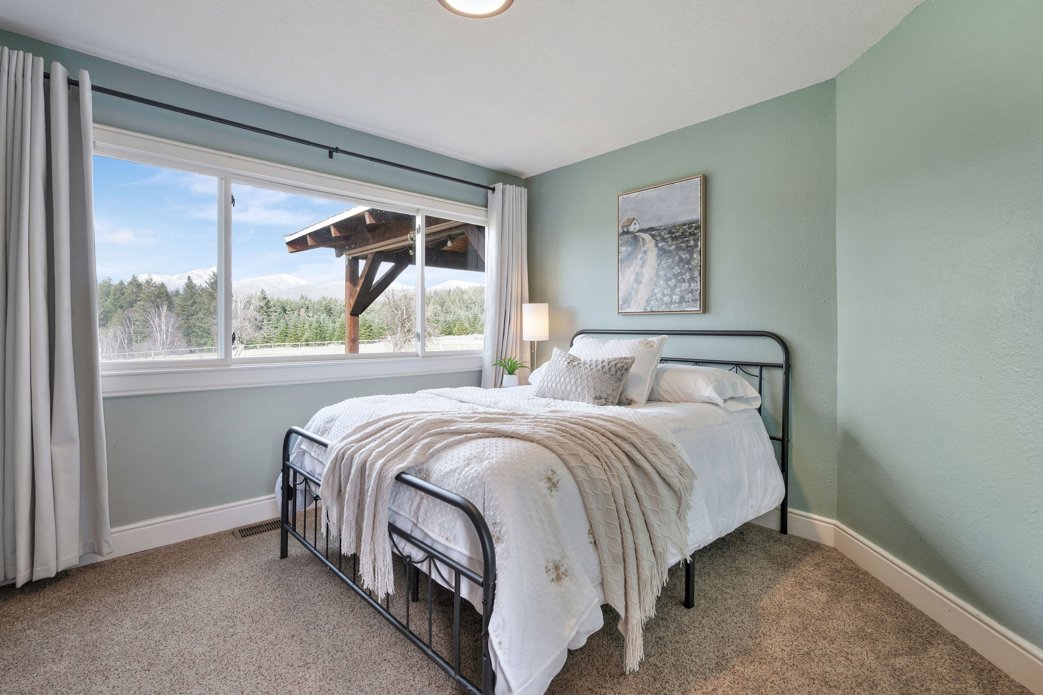 Kalispell, Montana, 59901, United States, 5 Bedrooms Bedrooms, ,3 BathroomsBathrooms,Residential,Active,2034290