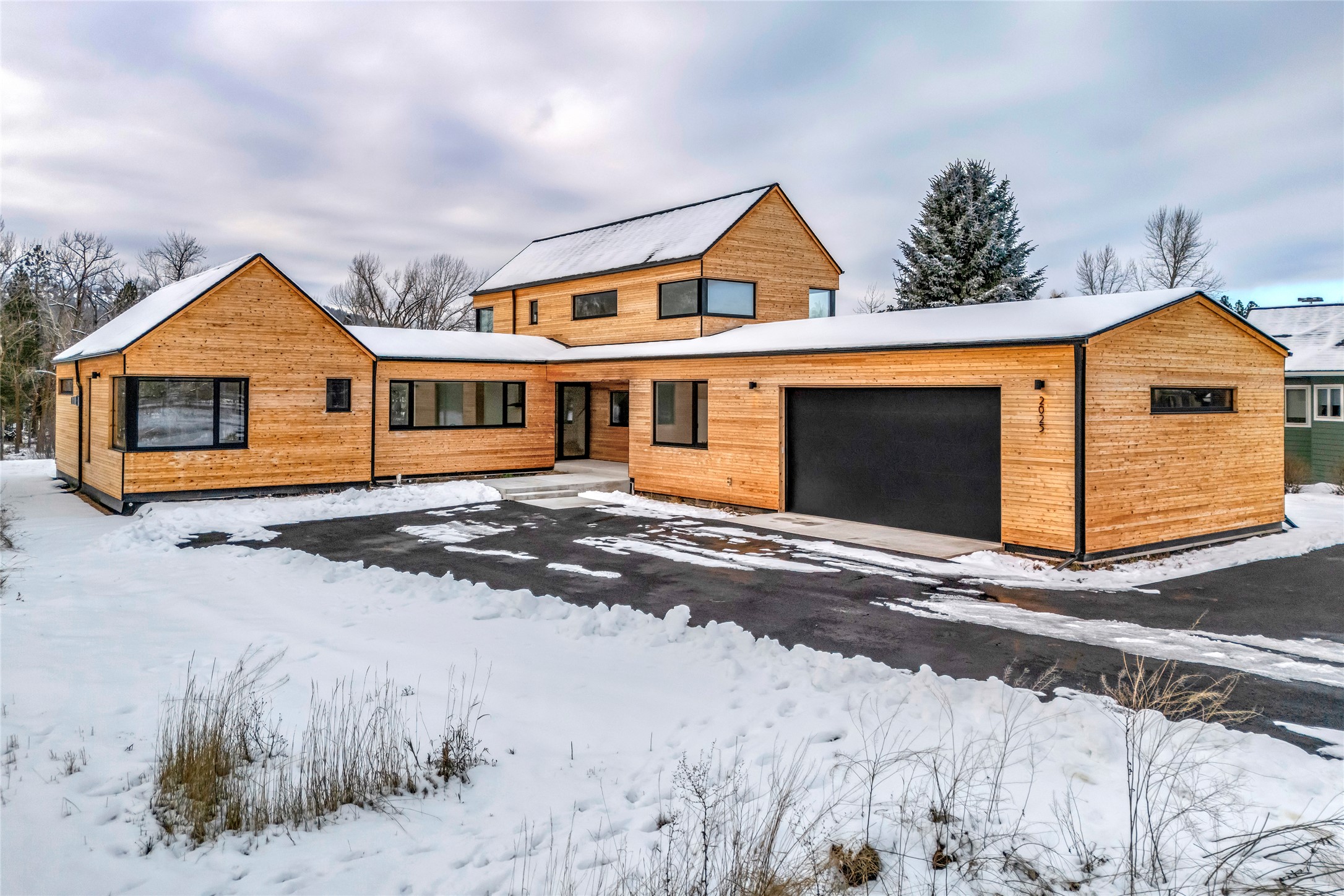 2025 Edward Court