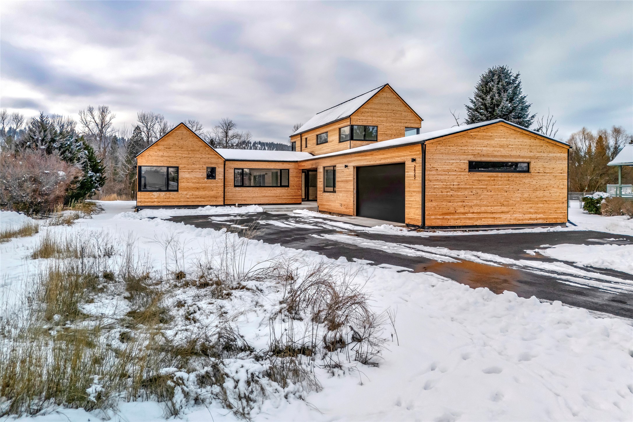 2025 Edward Court