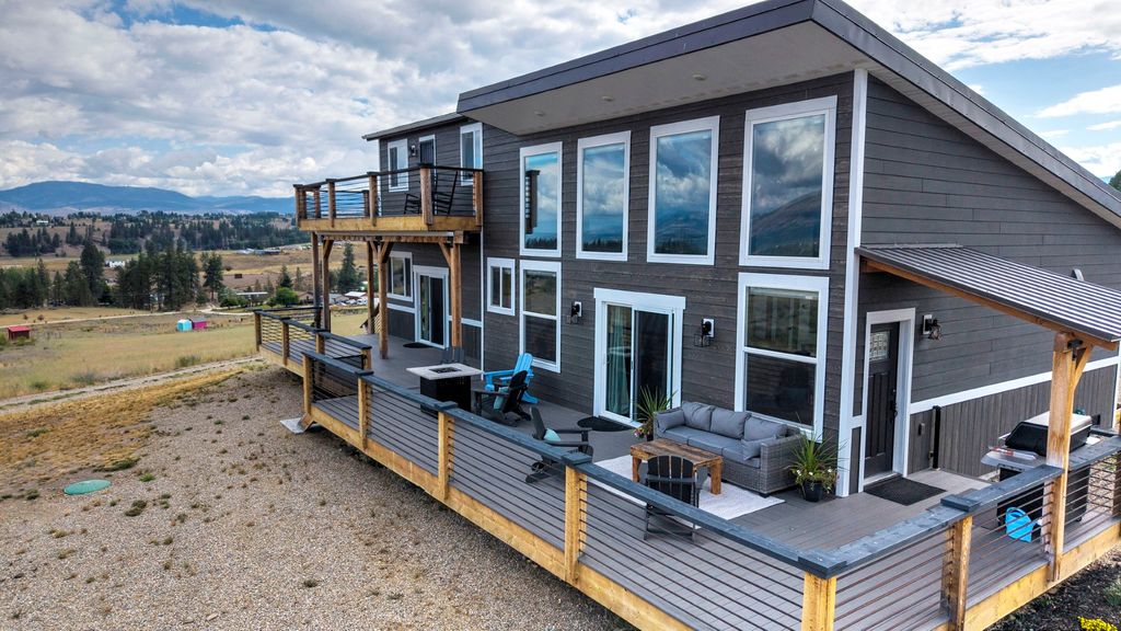 Photo of 4728 Northview Drive, Stevensville, MT 59870 (MLS # 30054648)