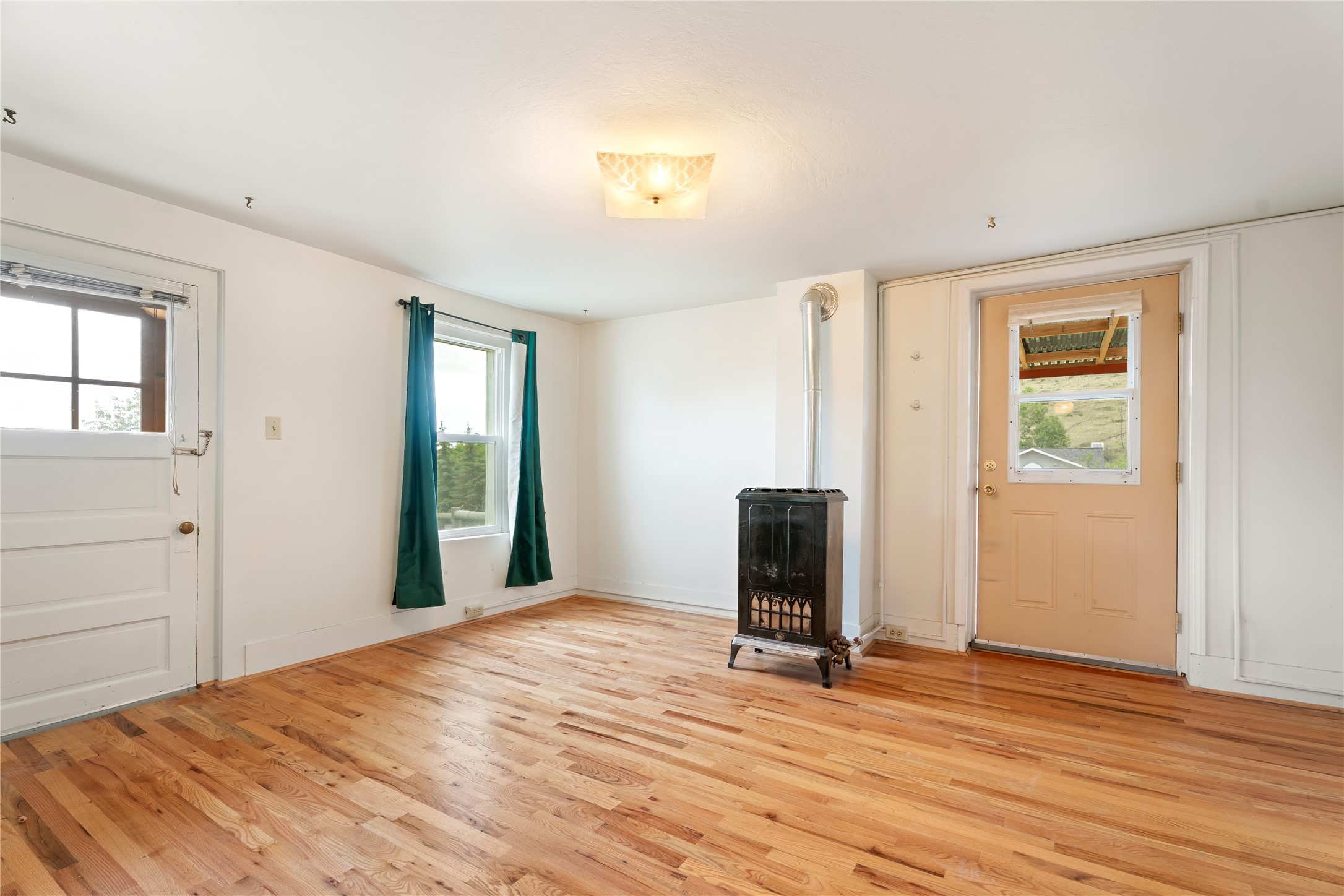 Helena, Montana 59601, United States, 1 Bedroom Bedrooms, ,1 BathroomBathrooms,Residential,Pending,158854