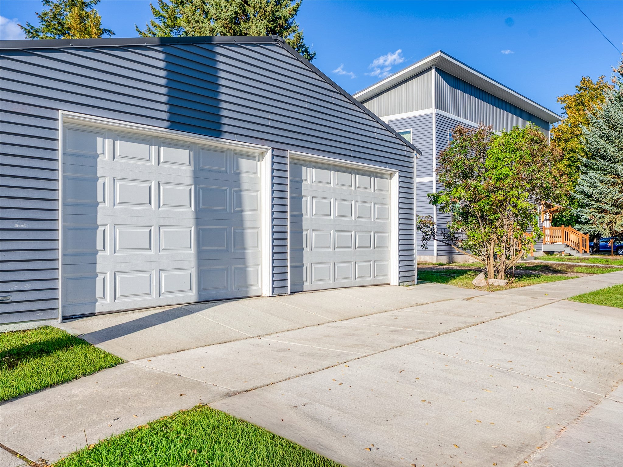 209 12th Street W
