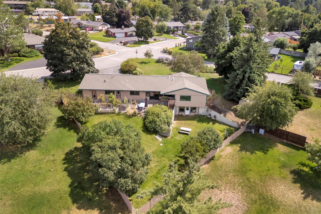 Photo of 631 W Crestline Drive, Missoula, MT 59803 (MLS # 30069249)