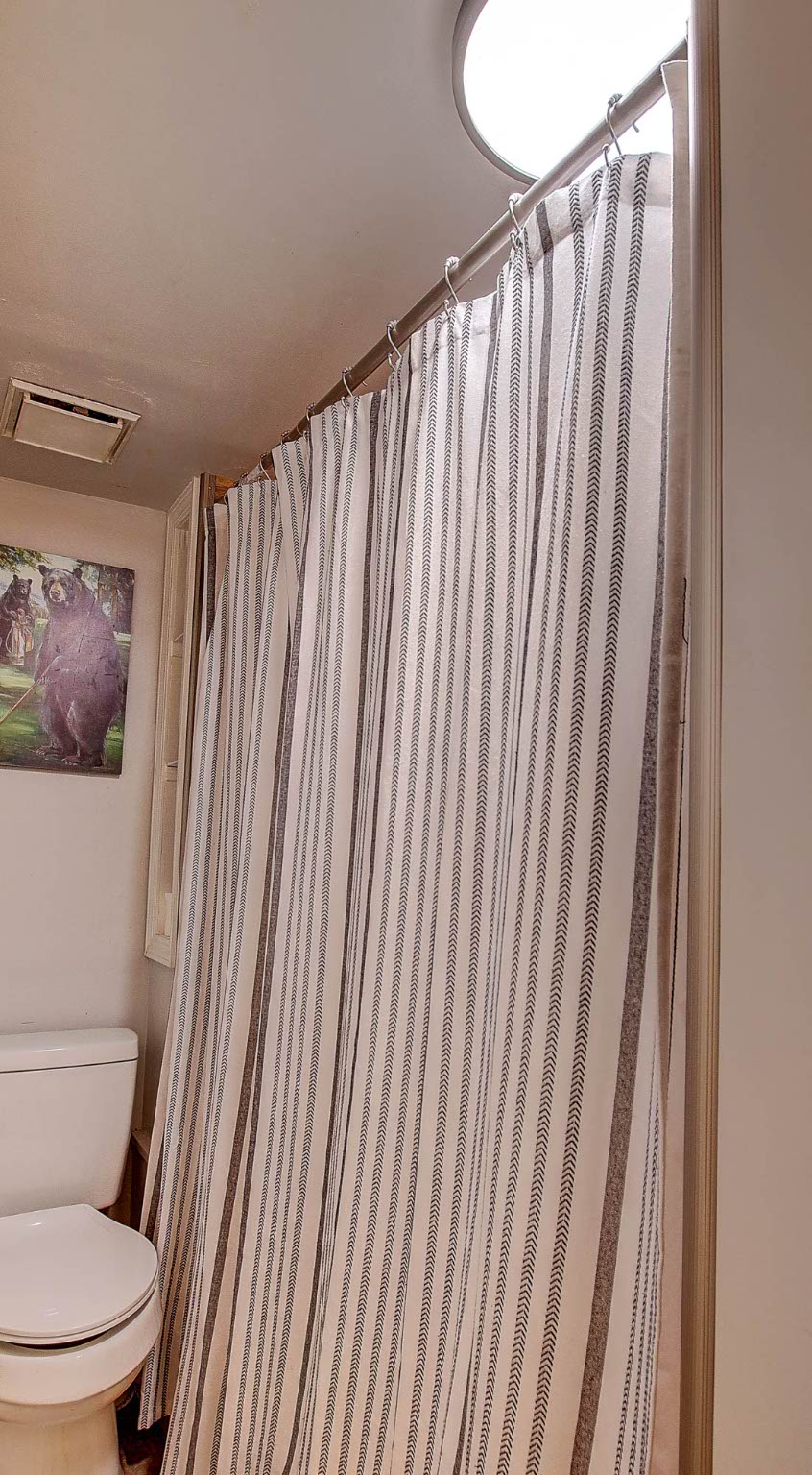 Missoula, Montana 59801, United States, 2 Bedrooms Bedrooms, ,1 BathroomBathrooms,Residential,Active,231126