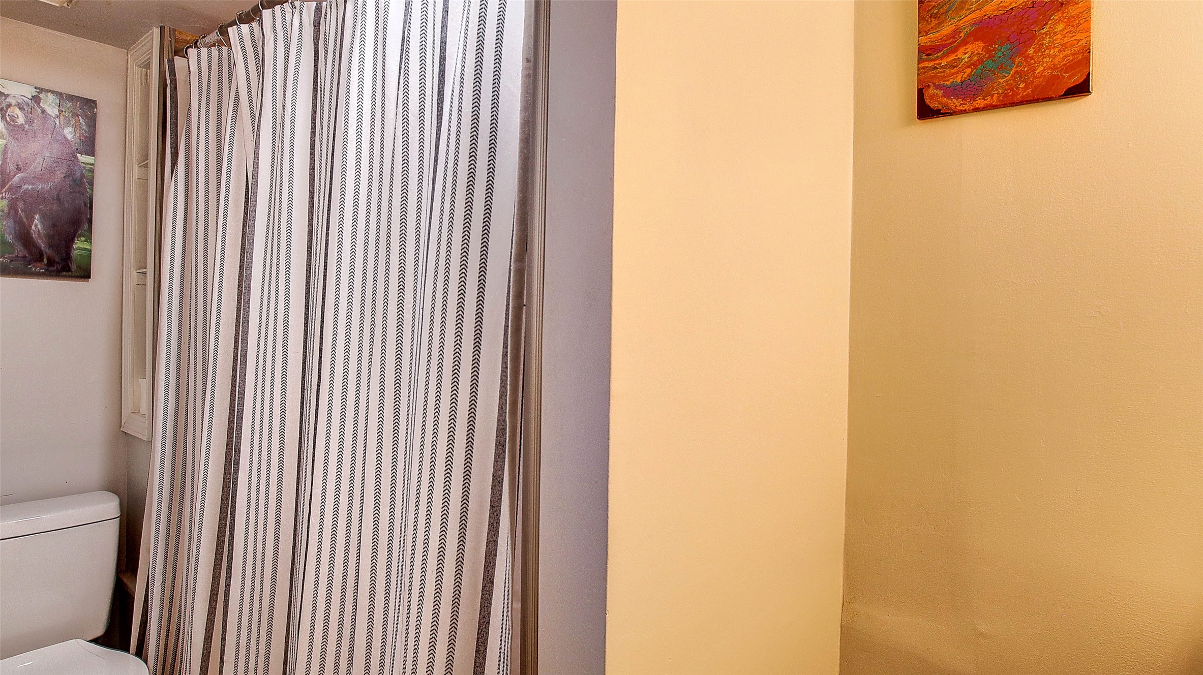 Missoula, Montana 59801, United States, 2 Bedrooms Bedrooms, ,1 BathroomBathrooms,Residential,Active,231126