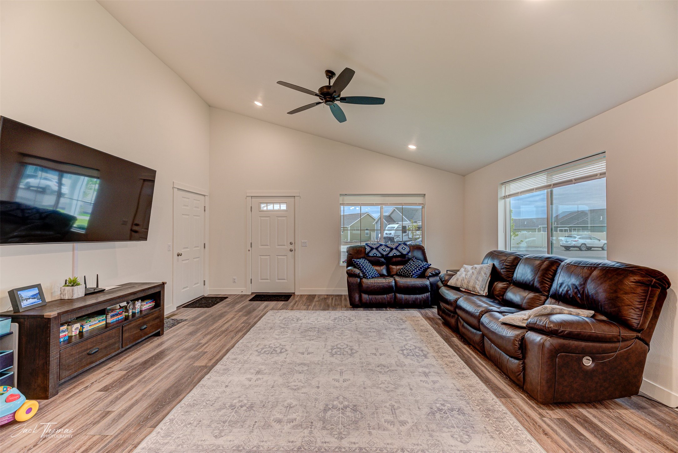 East Helena, Montana 59635, United States, 3 Bedrooms Bedrooms, ,2 BathroomsBathrooms,Residential,Pending,40146