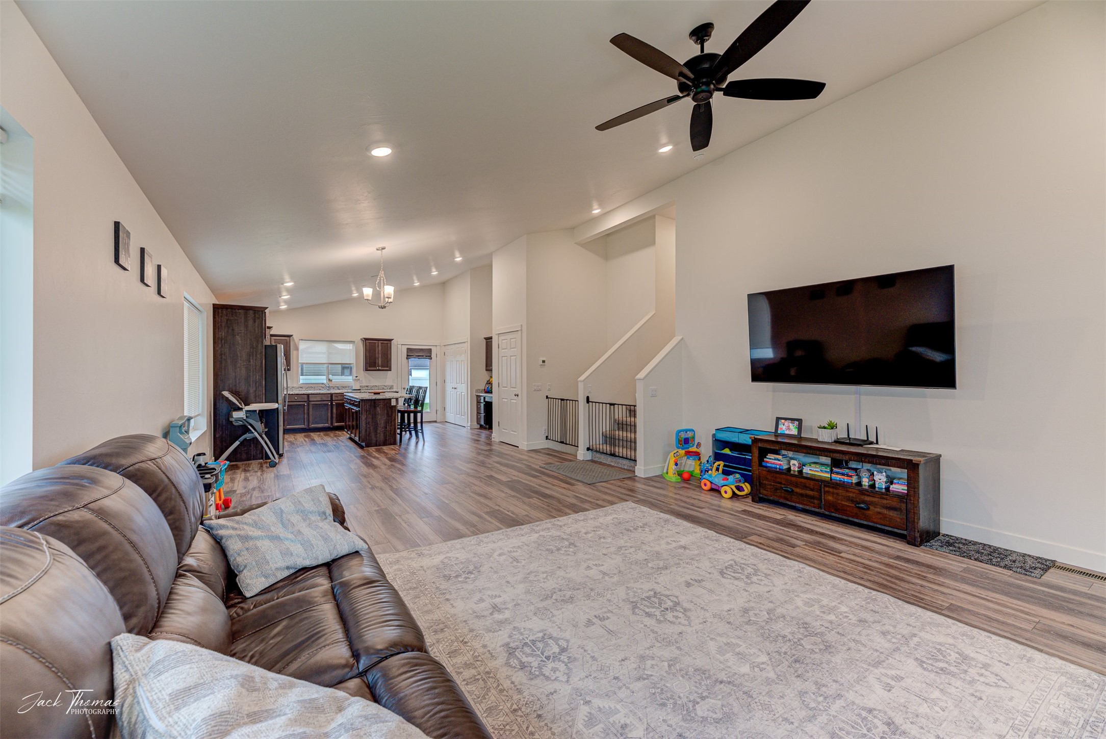 East Helena, Montana 59635, United States, 3 Bedrooms Bedrooms, ,2 BathroomsBathrooms,Residential,Pending,40146