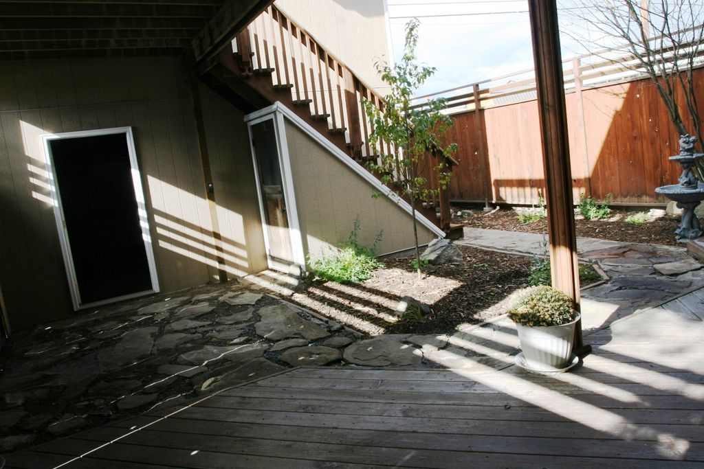 Photo of 633 S Main Street, Butte, MT 59701 (MLS # 30060631)