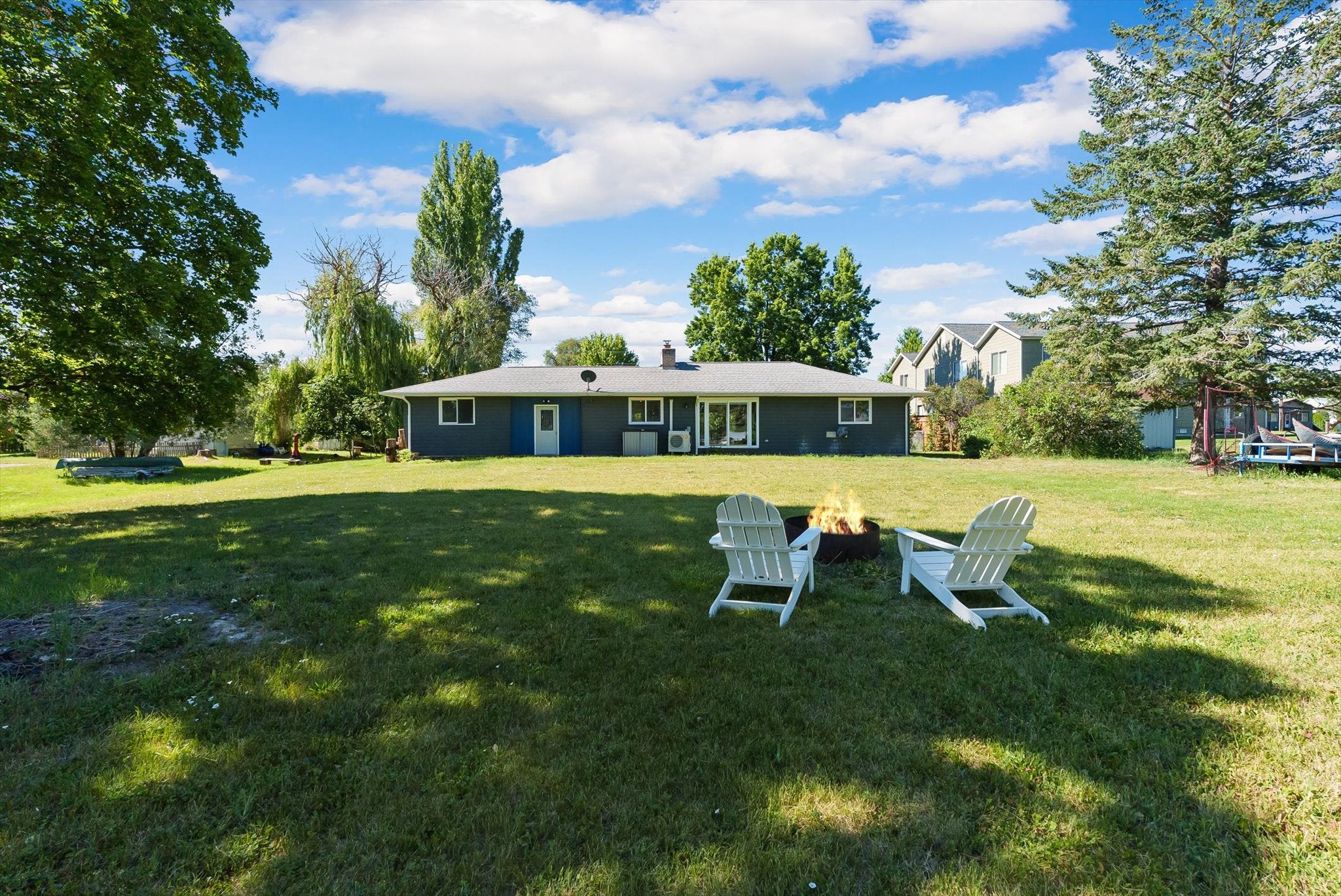 6 12th Avenue W