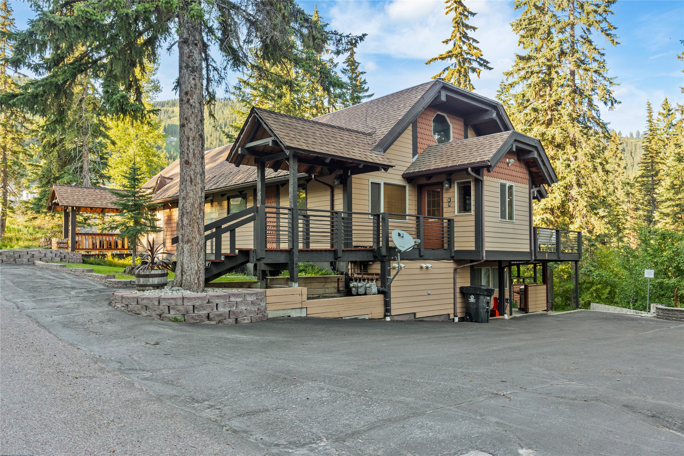3835 Alpine Glow Avenue 2 & 4