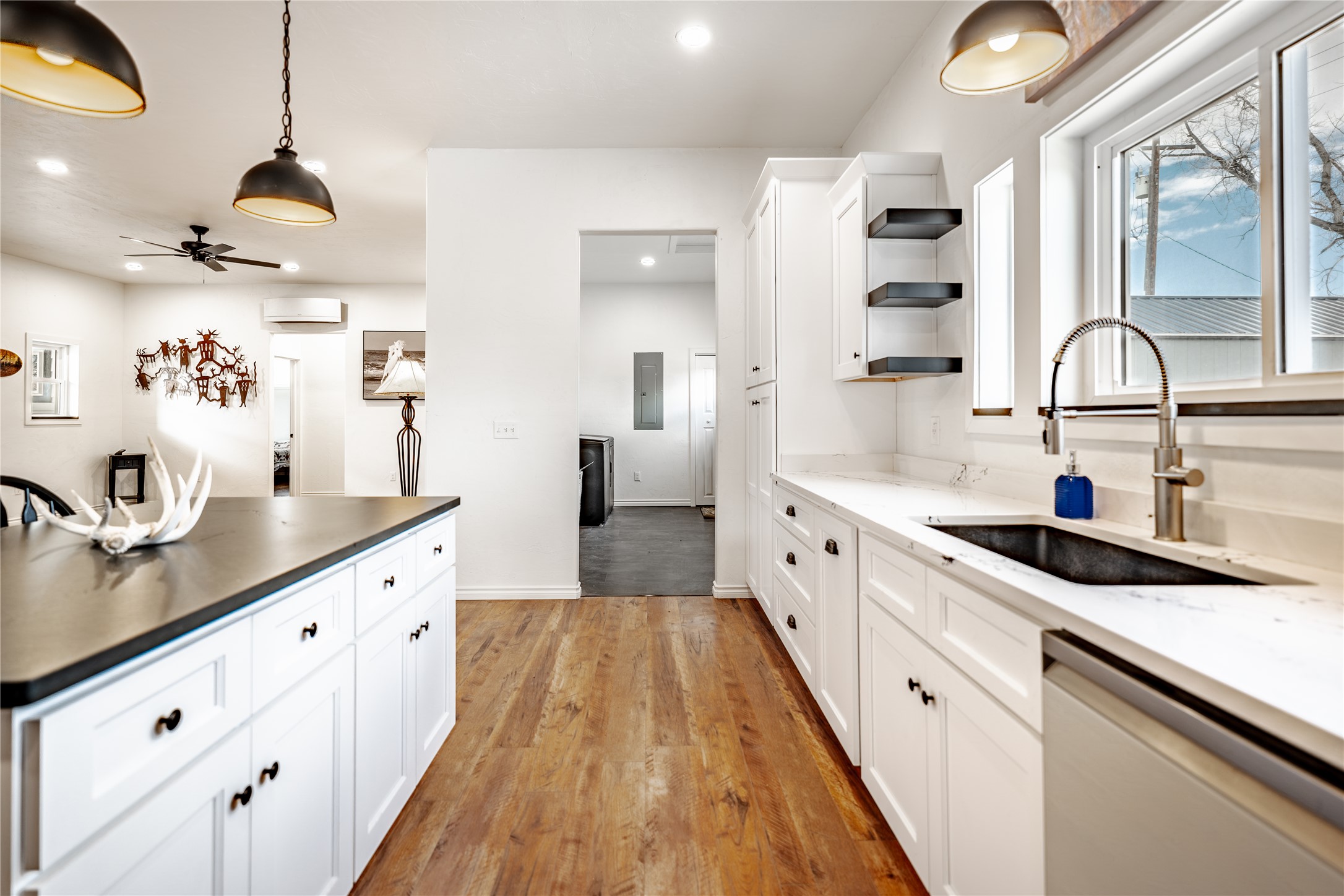 115 4th Avenue SW