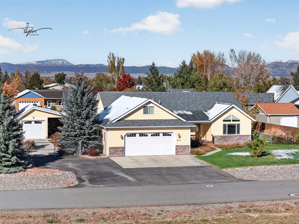 Photo of 1010 Isy Loop, Helena, MT 59602 (MLS # 30080012)