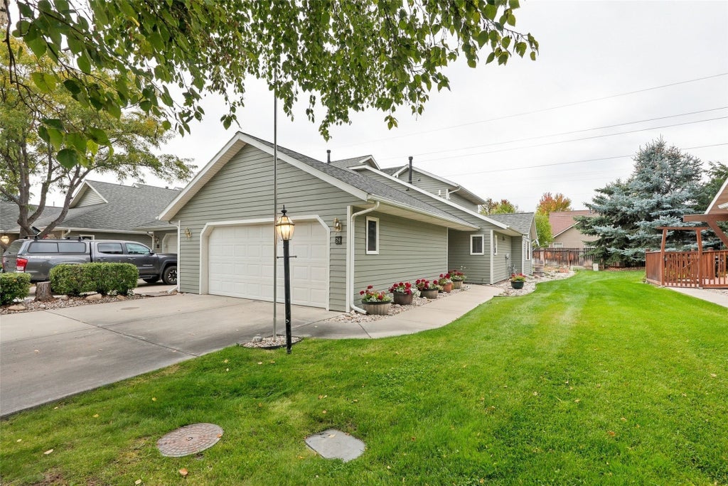 Photo of 24 Cheyenne Trail, Hamilton, MT 59840 (MLS # 30078727)
