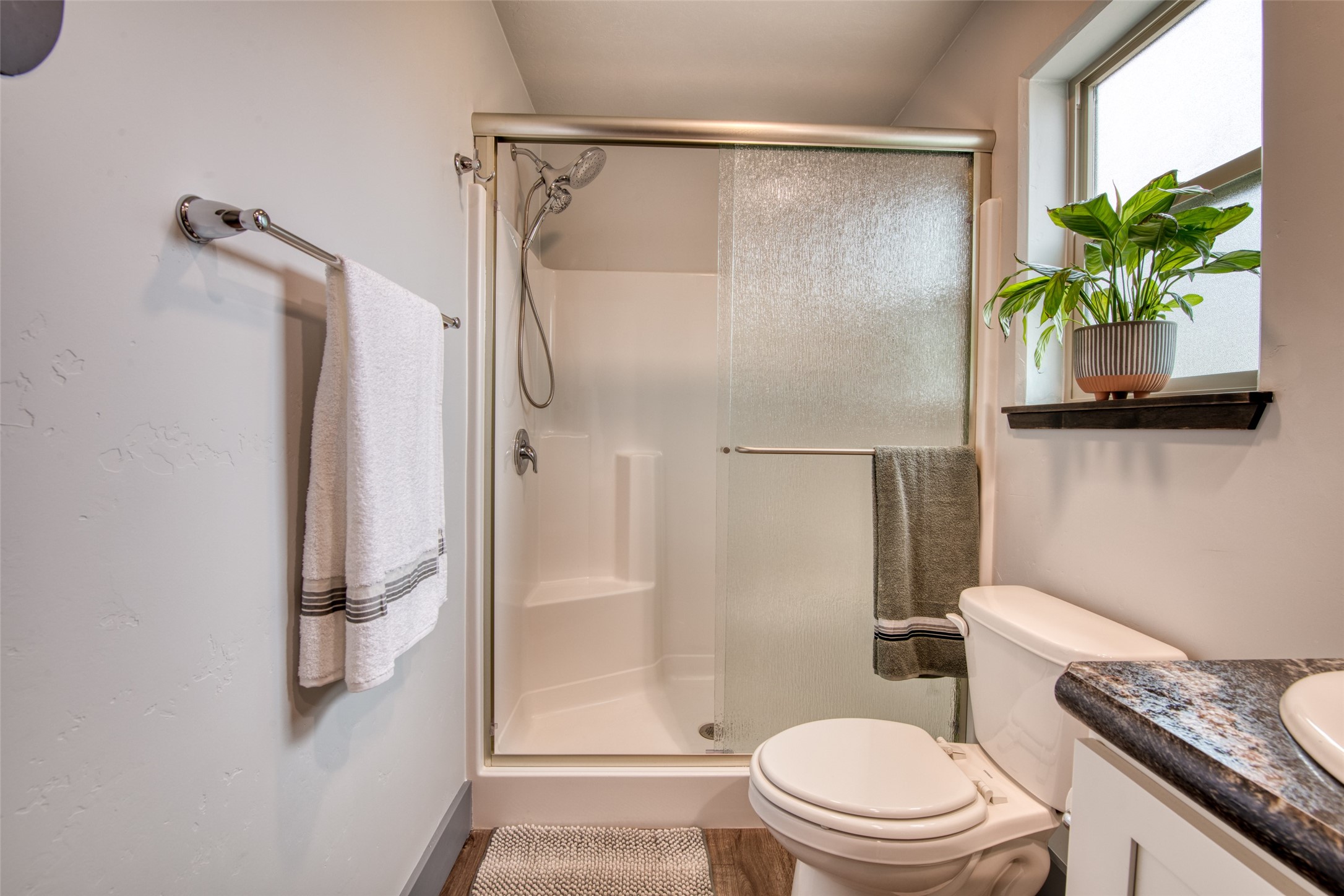 Alberton, Montana 59820, United States, 3 Bedrooms Bedrooms, ,2 BathroomsBathrooms,Residential,Pending,65359