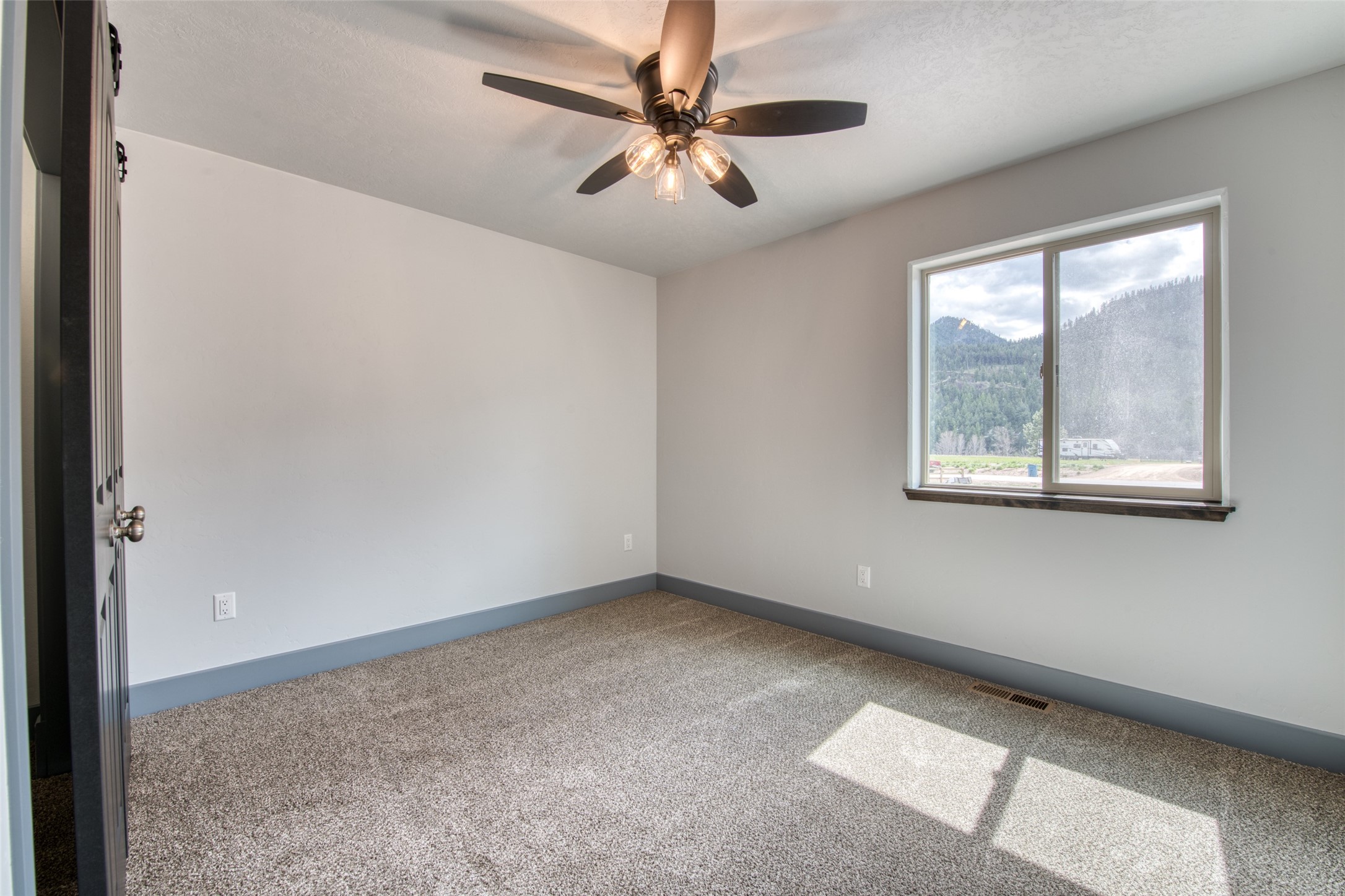 Alberton, Montana 59820, United States, 3 Bedrooms Bedrooms, ,2 BathroomsBathrooms,Residential,Pending,65359