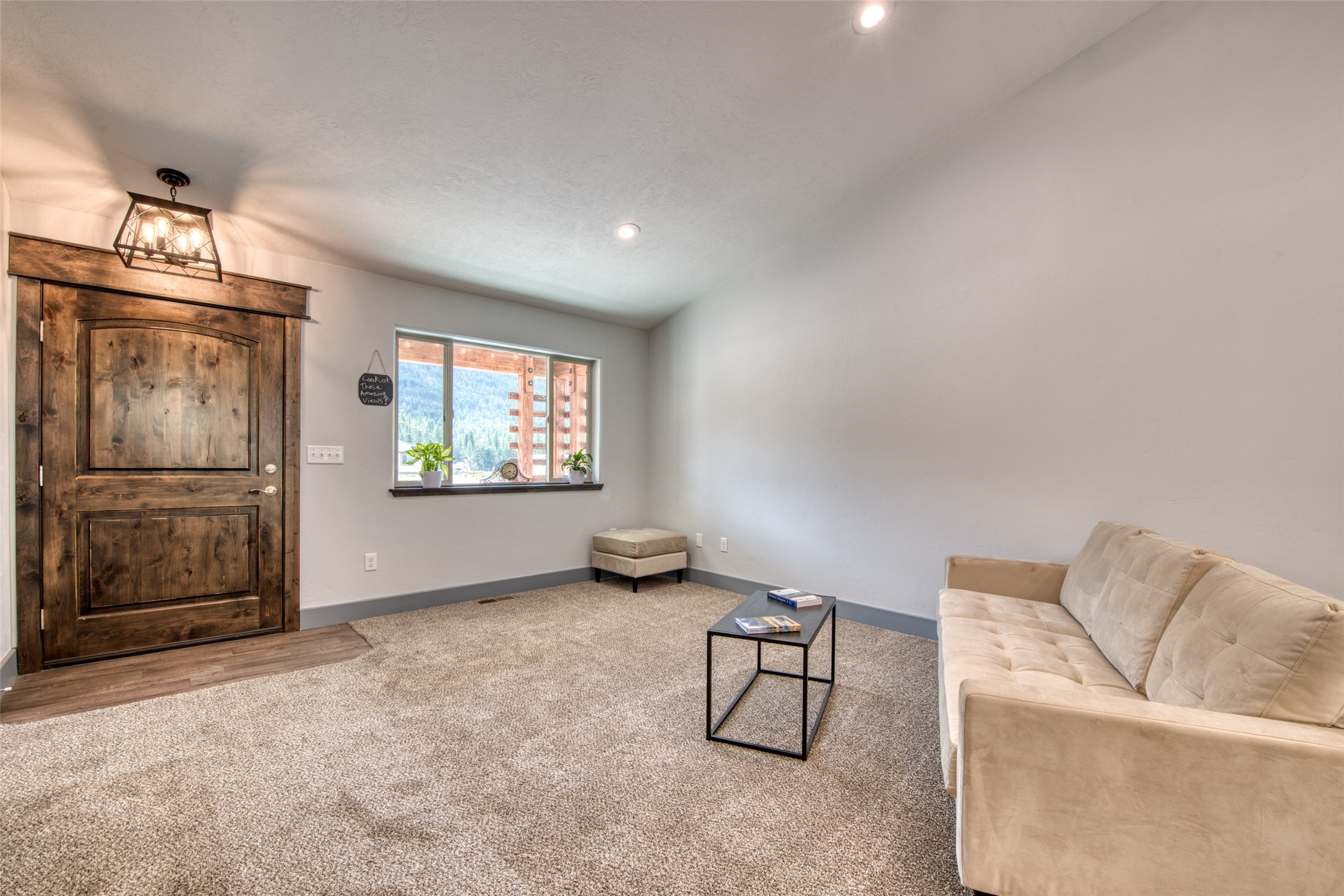 Alberton, Montana 59820, United States, 3 Bedrooms Bedrooms, ,2 BathroomsBathrooms,Residential,Pending,65359