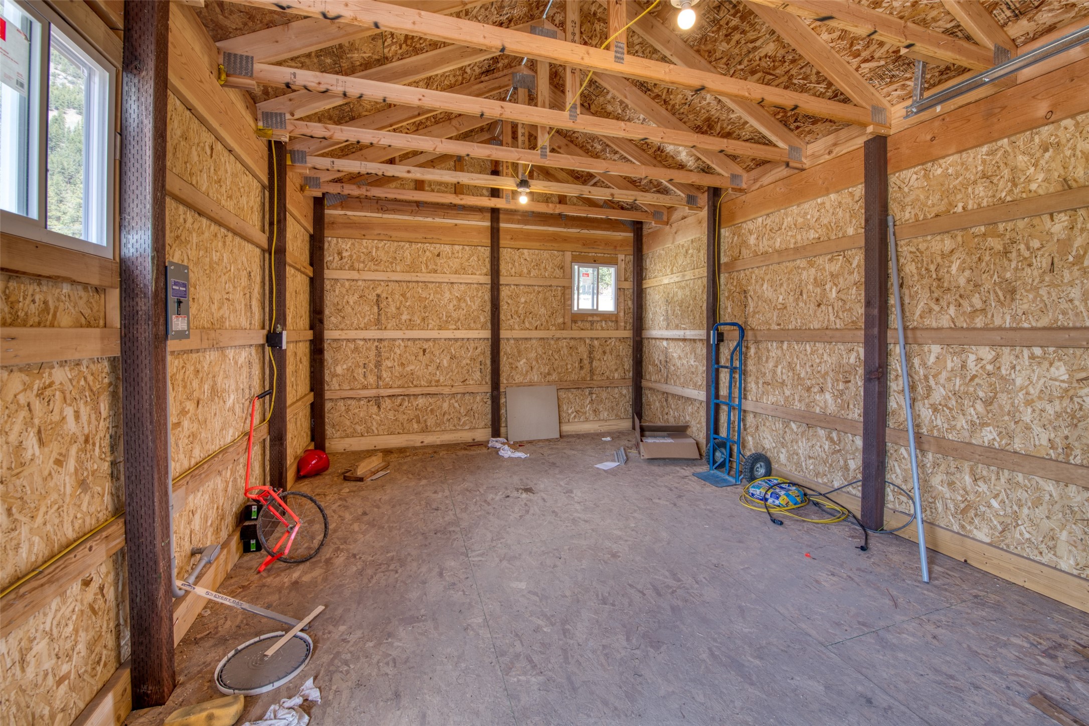 Alberton, Montana 59820, United States, 3 Bedrooms Bedrooms, ,2 BathroomsBathrooms,Residential,Pending,65359