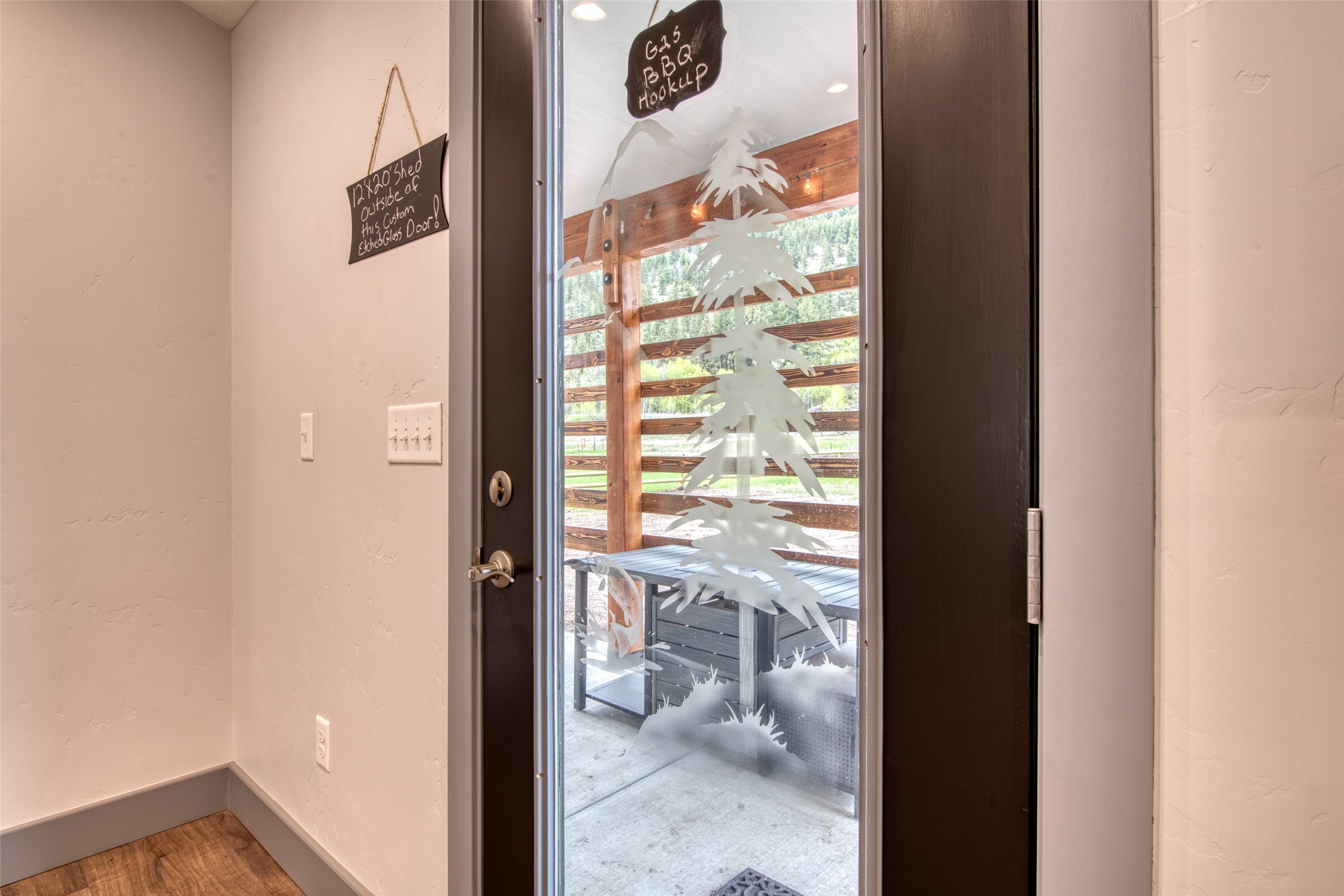 Alberton, Montana 59820, United States, 3 Bedrooms Bedrooms, ,2 BathroomsBathrooms,Residential,Pending,65359