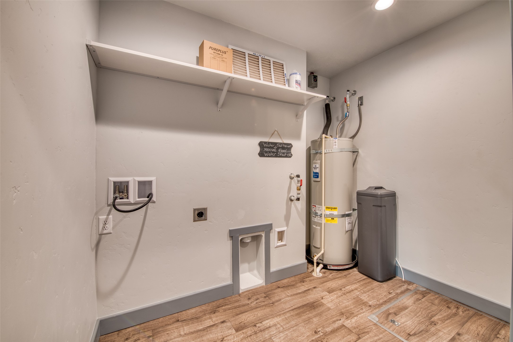 Alberton, Montana 59820, United States, 3 Bedrooms Bedrooms, ,2 BathroomsBathrooms,Residential,Pending,65359