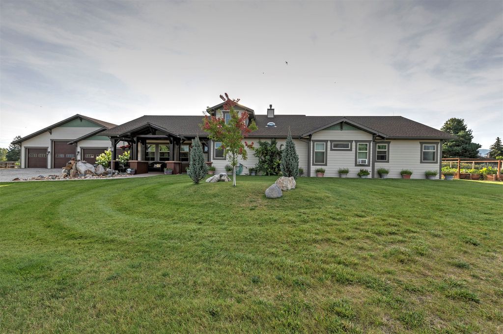 Photo of 612 Wises Way, Corvallis, MT 59828 (MLS # 30055498)