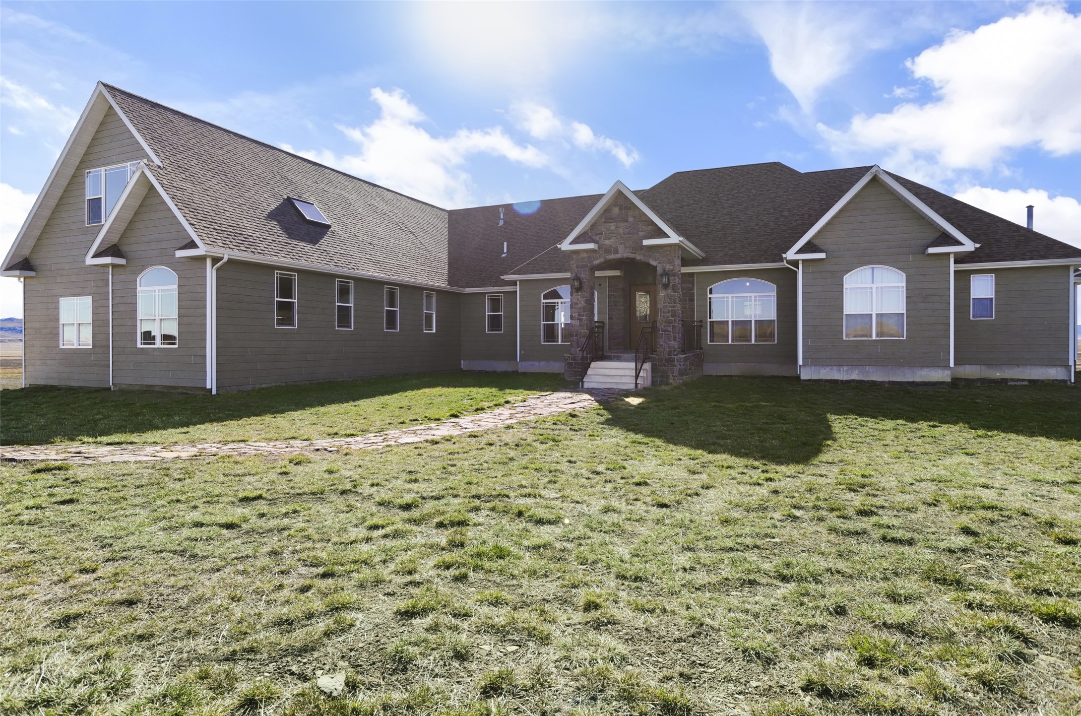 1030 Sun River Cascade Road