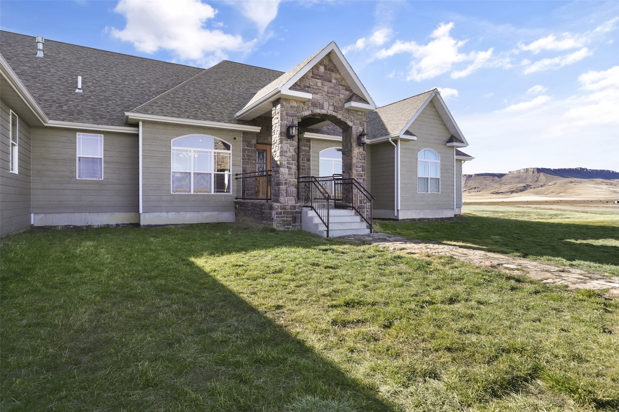 1030 Sun River Cascade Road