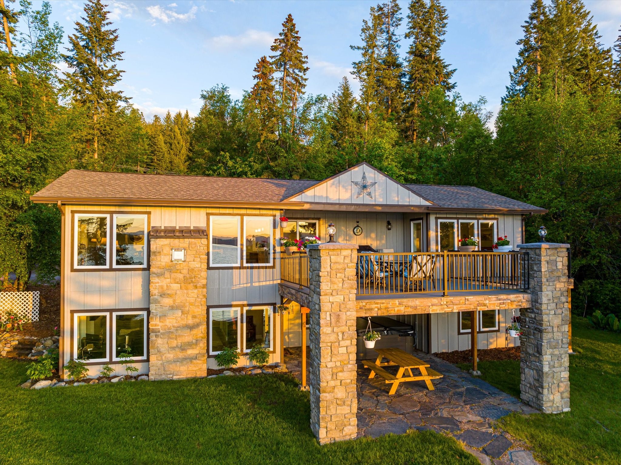 Polson, Montana 59860, United States, 4 Bedrooms Bedrooms, ,3 BathroomsBathrooms,Residential,Active,103590