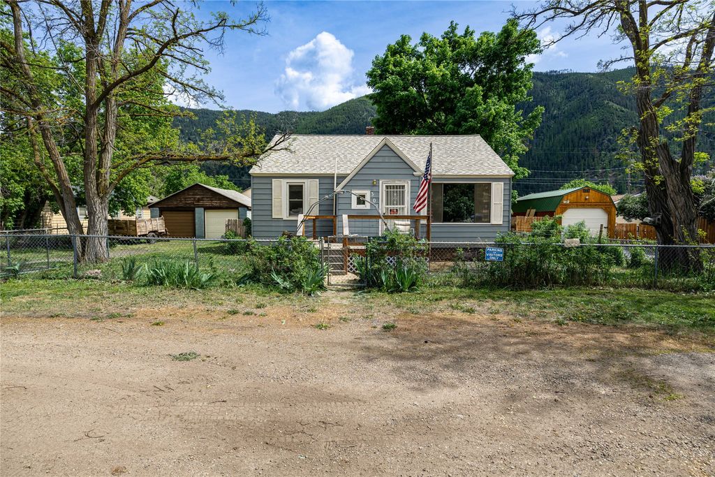 Photo of 307 Speedway Avenue, Missoula, MT 59802 (MLS # 30067462)