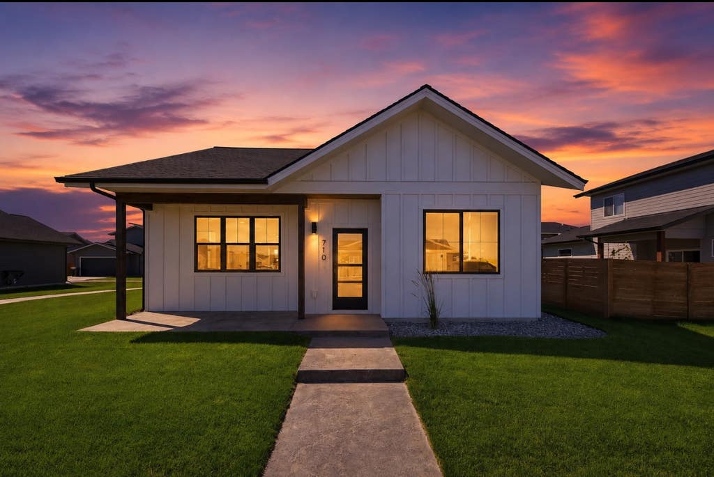 Photo of 710 August Way, Kalispell, MT 59901 (MLS # 30074852)