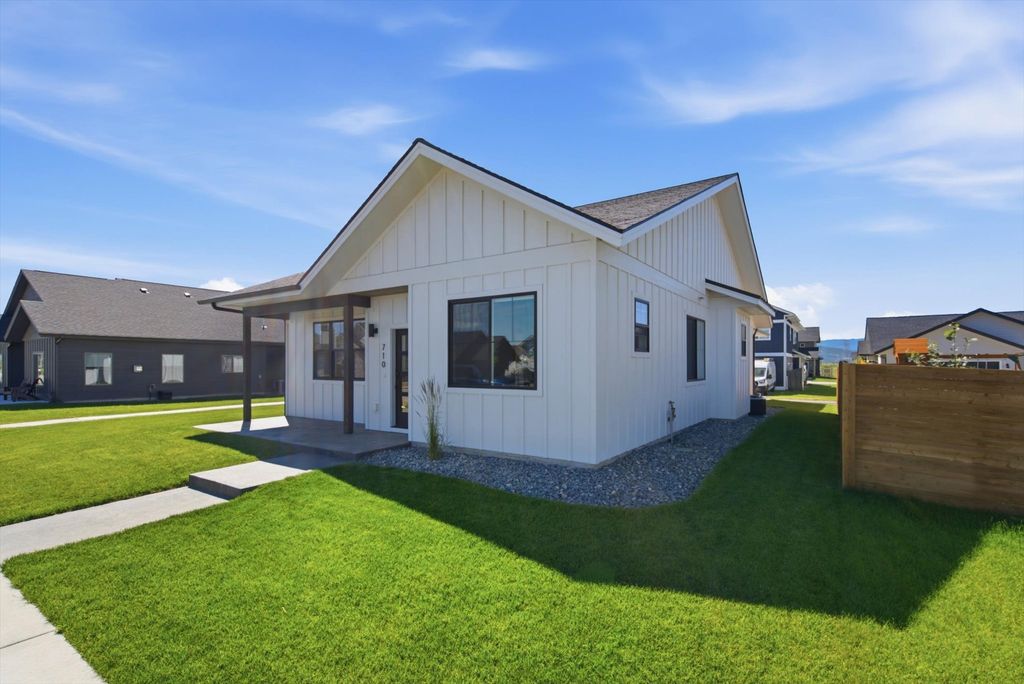 Photo of 710 August Way, Kalispell, MT 59901 (MLS # 30074852)