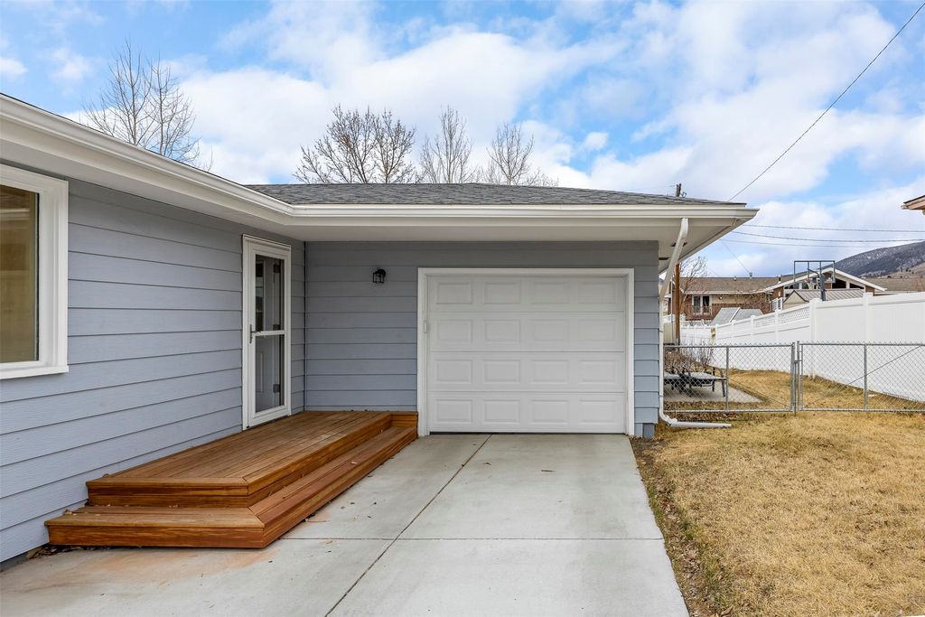 Photo of 3467 Hannibal Street, Butte, MT 59701 (MLS # 30069190)
