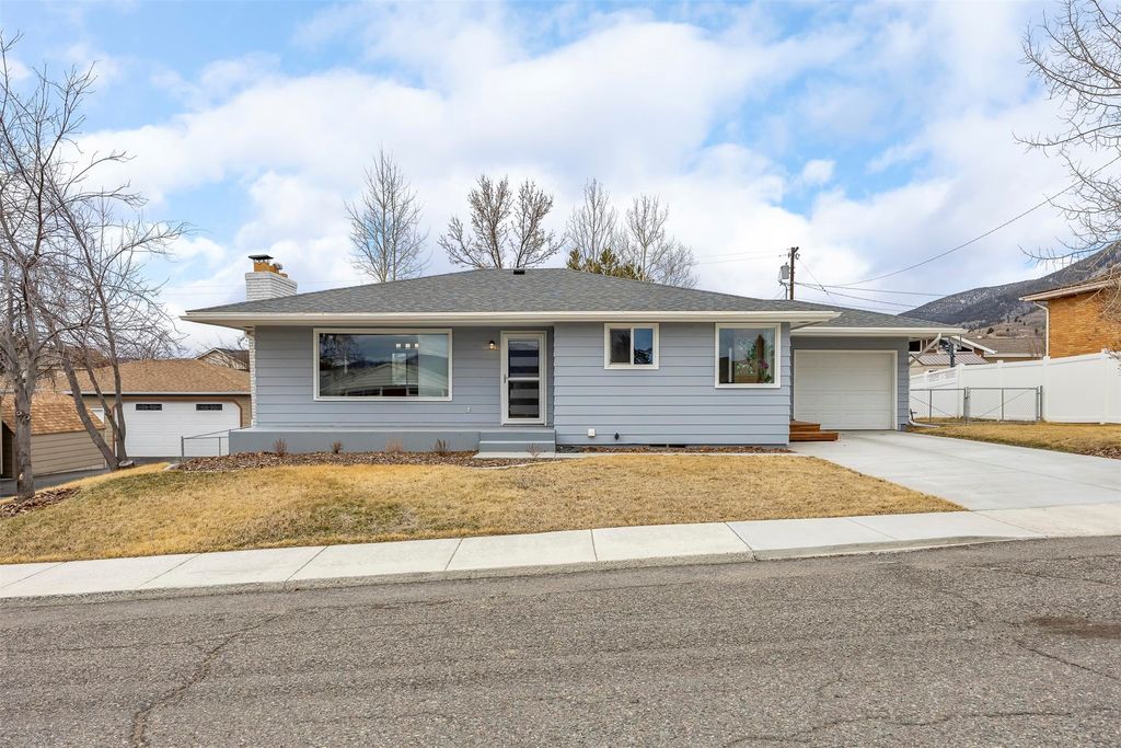 Photo of 3467 Hannibal Street, Butte, MT 59701 (MLS # 30069190)